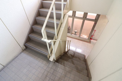 【その他共用部分】 | ベルシティ鶴見 | 階段の様子です