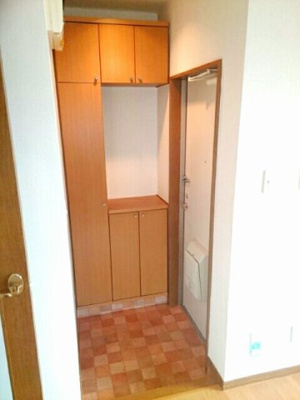 【玄関】 | ジュネス・ソシア | 収納もある玄関です