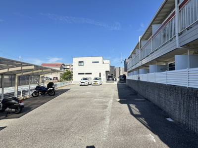 【駐車場】 | パレード | 車をお持ちの方に嬉しい駐車場付きの物件です
