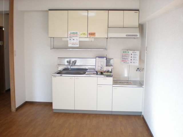 【キッチン】 | ブエナ　ティエラ | 11帖ＬＤＫ