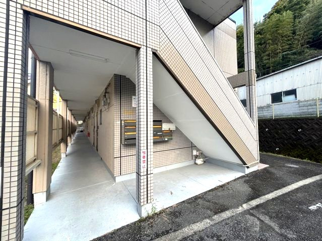 レインボーハイツ南のエントランス