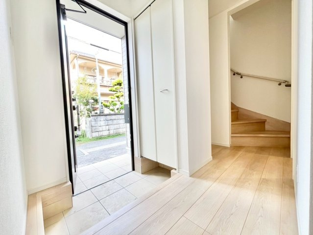 高松　新築分譲住宅　全２区画の玄関