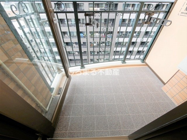 Luxe本町のバルコニー