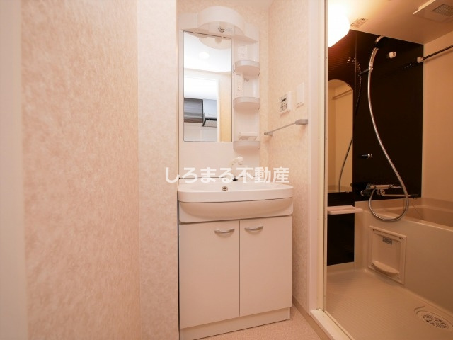 Luxe本町の独立洗面台