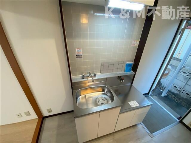 コーポラス久米のキッチン|お料理しやすいキッチンです