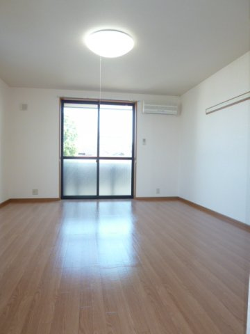  愛花夢【10,000円キャッシュバック対象物件】の洋室|きれいな洋室です