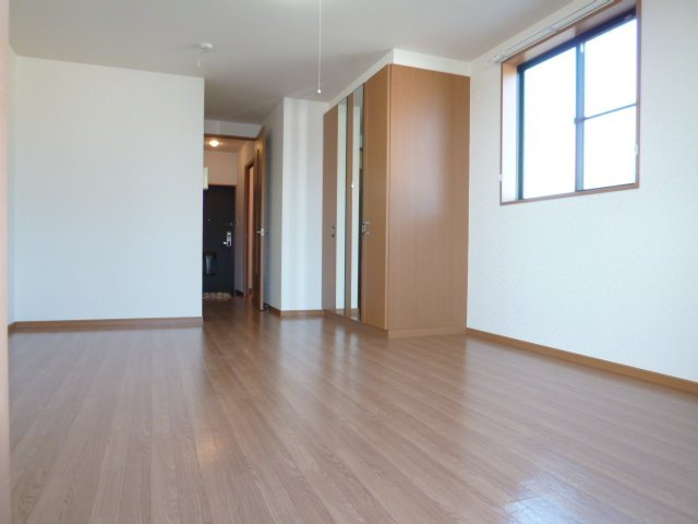  愛花夢【10,000円キャッシュバック対象物件】の洋室|ゆったりした洋室です