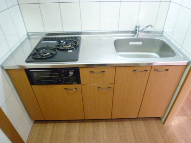 愛花夢【10,000円キャッシュバック対象物件】のキッチン|コンパクトなキッチンで掃除もラクラク