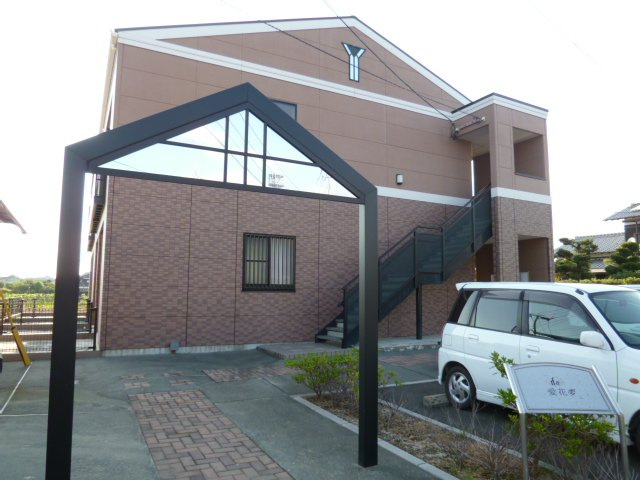  愛花夢【10,000円キャッシュバック対象物件】のエントランス|落ち着いたエントランスです