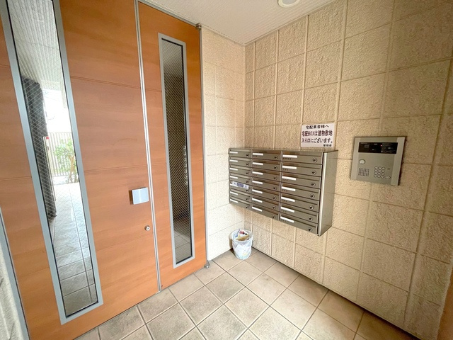 フォレストガーデン鷺宮Ⅲのエントランス|★オートロック・宅配ボックス★