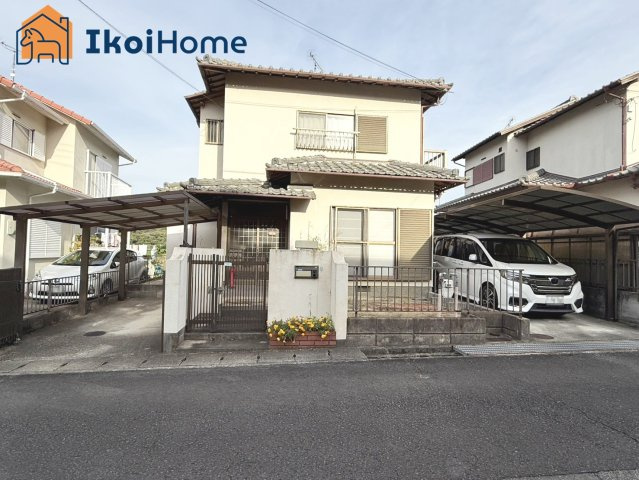 神戸市西区秋葉台3丁目　中古戸建のその他|●資料・カタログのご請求無料●大事なお車を強い日差しや雨等から守ってくれるカーポート付のカースペース