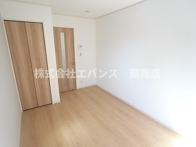 【寝室】 | S Court | ゆとりの広さです