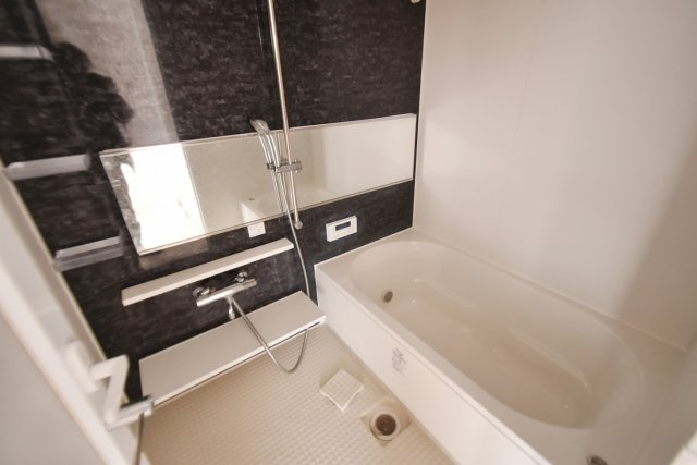 プリマヴェーラ甲子園一番町の浴室