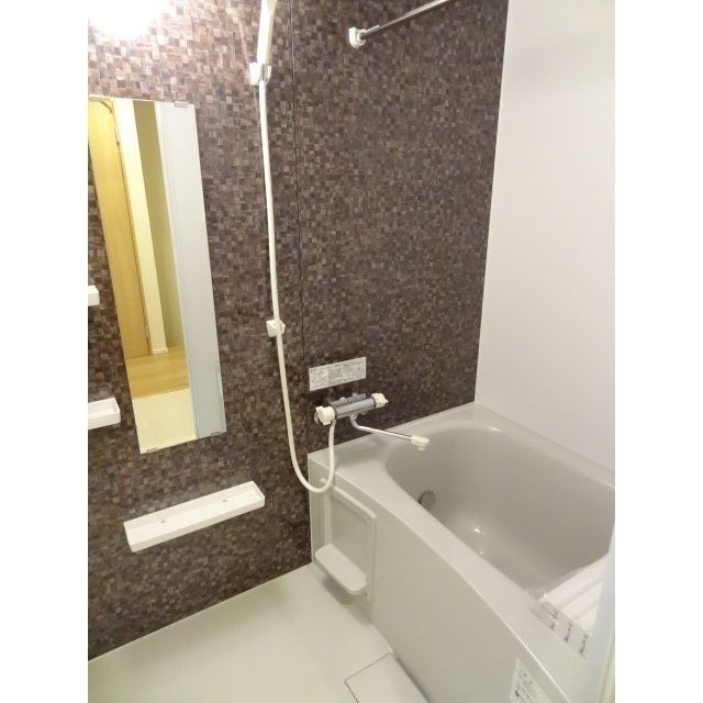 ウェルスクエア等々力の浴室