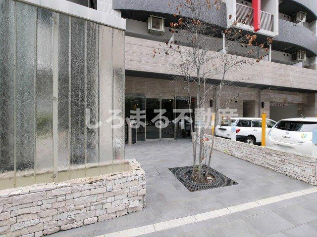 SERENiTE本町エコートのエントランス