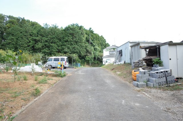 東松山市大字野田土地　136坪の前面道路含む現地写真