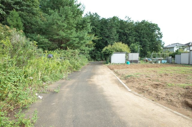 東松山市大字野田土地　136坪の前面道路含む現地写真|４ｍ私道に接道