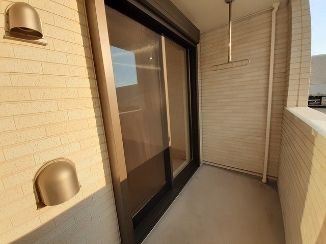 メープル　ヴィラのバルコニー|外からの目が気にならないバルコニーで洗濯物が干せます