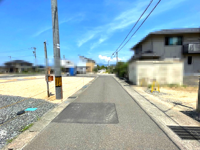 敦賀市木崎54坪売地（西区画）の前面道路含む現地写真
