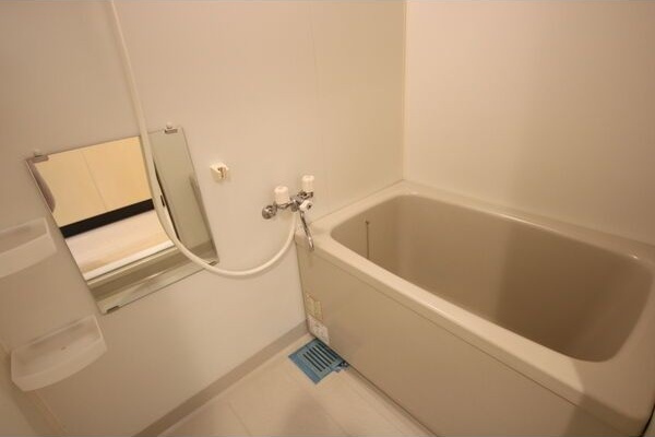 ベレーサ金山の浴室