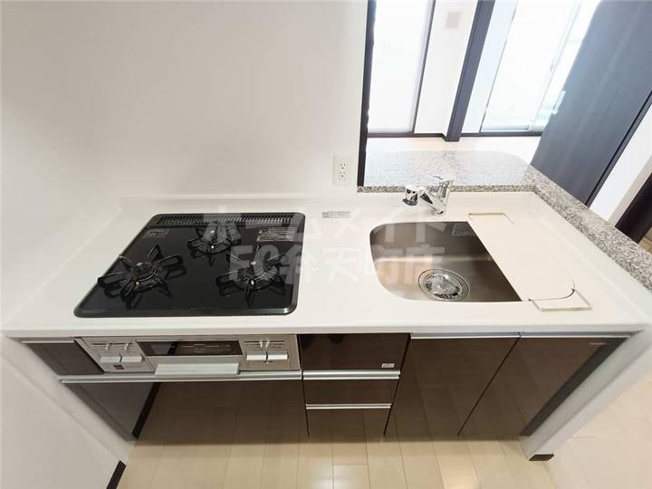 【キッチン】 | エステムコート難波WEST-SIDEⅡベイフレックス | きれいなキッチンです