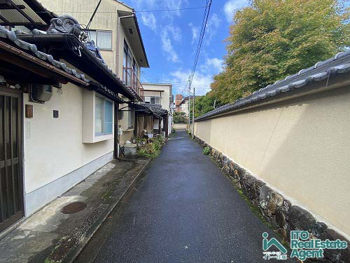 上賀茂南大路町 中古戸建の前面道路含む現地写真