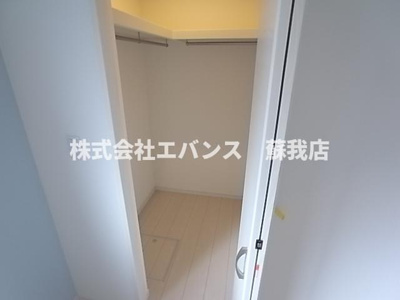 【収納】 | ミリアビタ大森台 | 十分な収納スペースのウォークインクローゼットです