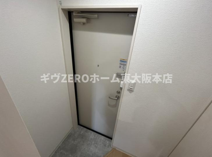 クレアール八戸ノ里の玄関