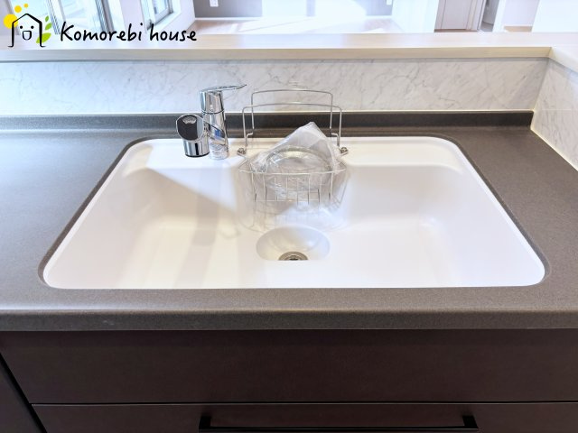 さいたま市北区日進町2丁目　新築一戸建て　01のキッチン|水洗い場です