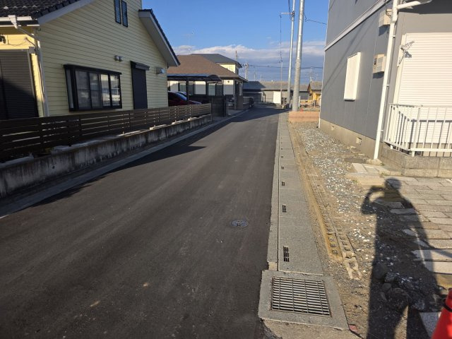 上里町七本木第１２　の前面道路含む現地写真|現地前面道路（2025年11月21日）撮影