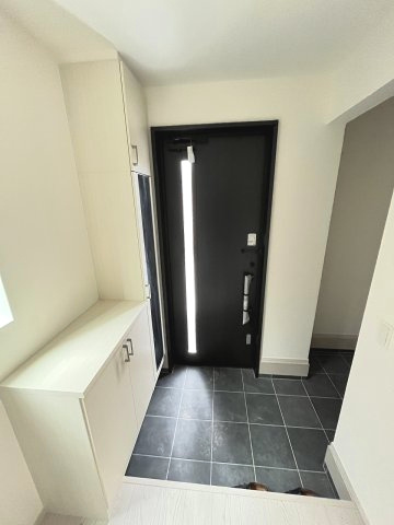 【玄関】 | 福岡市南区皿山1丁目5期　1号棟（全1棟）【仲介手数料無料・0円】 | 現地写真。