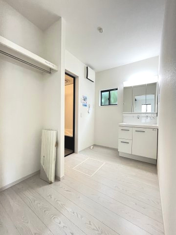 【洗面所】 | 福岡市南区皿山1丁目5期　1号棟（全1棟）【仲介手数料無料・0円】 | 現地写真。