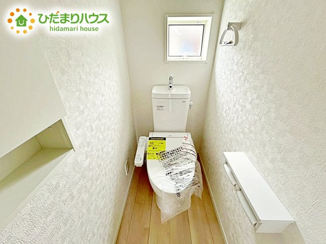 【トイレ】 | 笠間市旭町第7　新築戸建 | 温水洗浄便座なら、年中温かいので、安心して座ることができます。さらに、身体が冷えることもないため、便座カバーを付ける必要もありません。