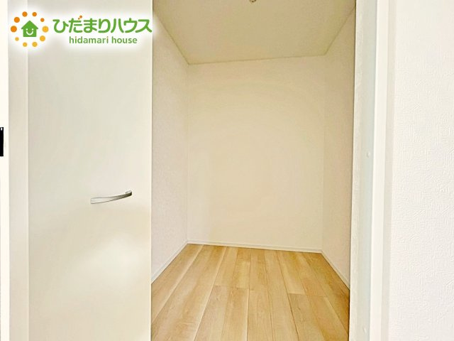 【収納】 | 笠間市旭町第7　新築戸建 | 小物類から掃除機やシーズンオフの暖房器具といった大きいものまで1か所に収納できる、機能的な大容量クローゼット付き(^^♪光の影響を受けにくいので、物の保存に最適♪