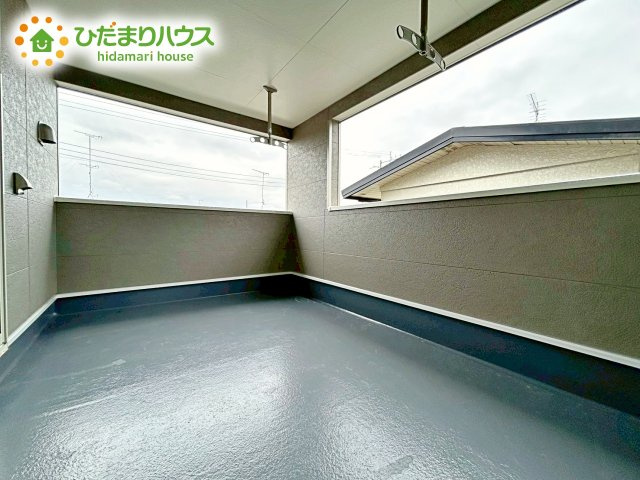 【バルコニー】 | 笠間市旭町第7　新築戸建 | インナーバルコニーは広々としていてお洗濯が楽ちんです。また日当たりを好む植物を育てるにはぴったりの空間なので、ガーデニングの場としても楽しむことができます