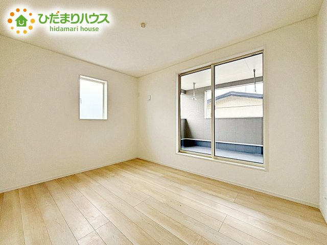 【洋室】 | 笠間市旭町第7　新築戸建 | バルコニーに面している居室なので、自然と光が差し込みます。
