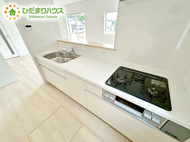 【キッチン】 | 笠間市旭町第7　新築戸建 | 3口コンロが嬉しいシステムキッチン♪広いシンクや作業台でお料理が捗ります♪