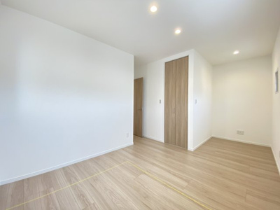 【洋室】 | 南城市玉城船越Ⅱ（全11棟）7・9・10号棟 | 10号棟　洋室7.9帖＋WIC付き♪