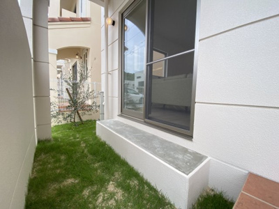 【庭】 | 南城市玉城船越Ⅱ（全11棟）7・9・10号棟 | 10号棟　綺麗な芝が植えてあります♪