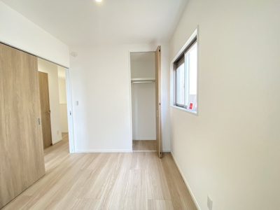 【収納】 | 南城市玉城船越Ⅱ（全11棟）7・9・10号棟 | 10号棟　洋室5.6帖＋CL付き♪