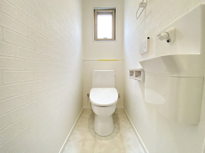 【トイレ】 | 南城市玉城船越Ⅱ（全11棟）7・9・10号棟 | 10号棟　温水洗浄便座♪独立型手洗い場付き♪