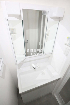 【独立洗面台】 | リブネスコート江坂 | 清潔感ある独立洗面台で毎日気持ちよく♪