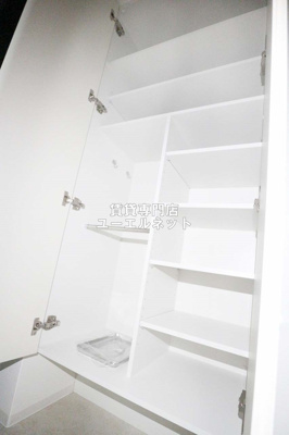 【設備】 | リブネスコート江坂 | 収納力たっぷりのシューズボックスで玄関すっきり！