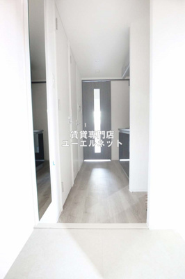 【玄関】 | リブネスコート江坂 | 住まいの顔ともなる玄関