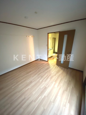 【寝室】 | オーキッドハウス | 使いやすい居間です