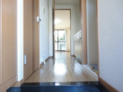 【玄関】 | サンローズ | 玄関