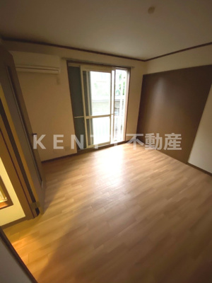 【居間・リビング】 | オーキッドハウス | こちらの居間で趣味の時間をお楽しみください