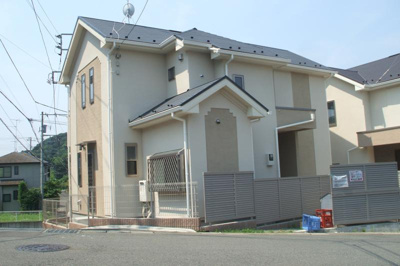 【外観】 | アンソレイユ鶴川10 | 楽器＆小型犬OK♪小田急線「鶴川」駅まで徒歩3分の好立地！人気の戸建です☆通勤通学はもちろん、お買い物やお出かけにもGood☆
