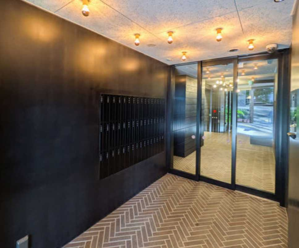 グレーシアフィット三軒茶屋　新築　ペット相談　駐車場のロビー