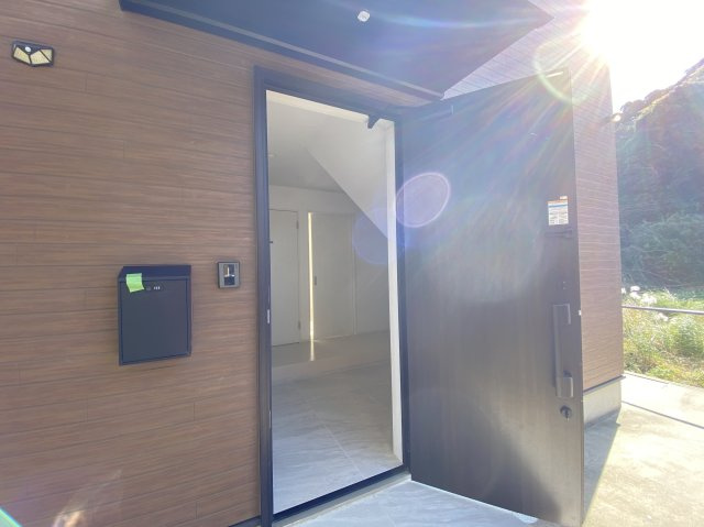 Loaplata Cube C棟の玄関